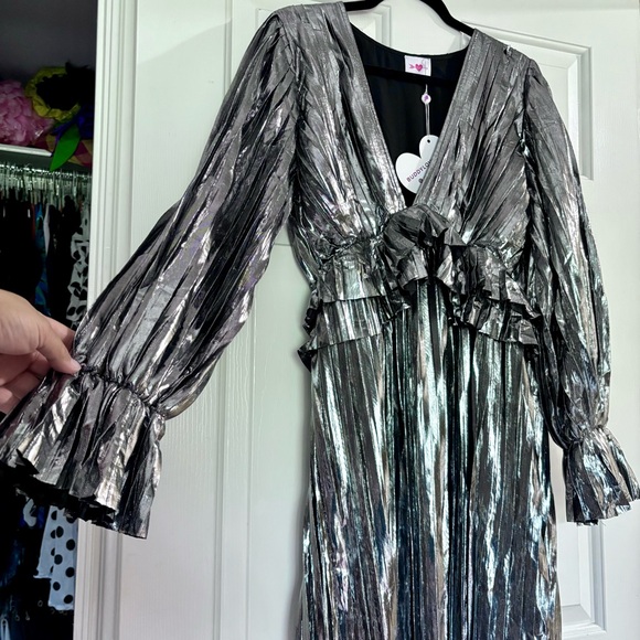 NWT Buddy Love plisse metallic maxi - Picture 7 of 13